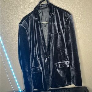 Black Velvet Blazer with Structured Shoulders and Classic Cut